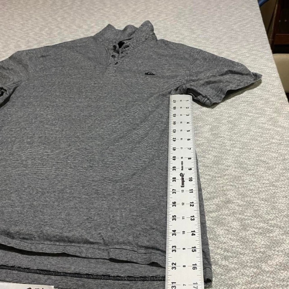 Quiksilver gray polo shirt with subtle horizontal stripes men L. SKU-B760